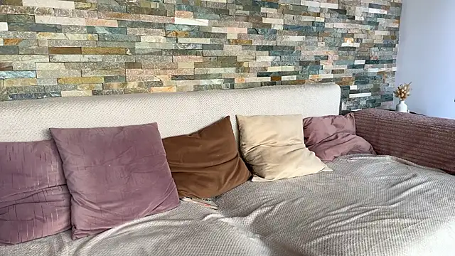 Aurora 5 online show from 03-06-26, 02:45