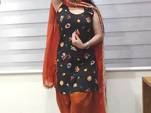 RealNaina online show from 05-25-26, 05:55