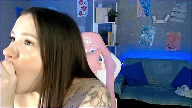 Snapshot of Bella_Garcia chatting on 03-19-25, 04:47 Bella Garcia online show from 03-19-25, 04:47