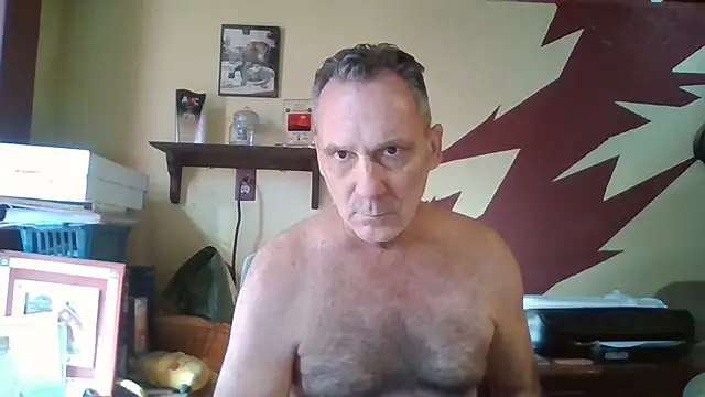 Snapshot of HunkofRock chatting on 10-30-25, 02:47 HunkofRock online show from 10-30-25, 02:47