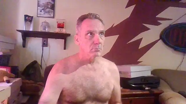 Snapshot of HunkofRock chatting on 10-15-25, 03:42 HunkofRock online show from 10-15-25, 03:42