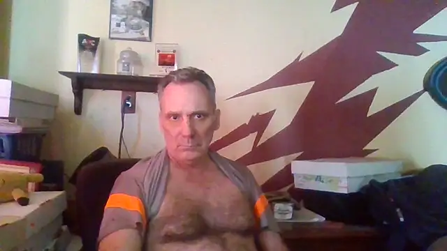 Snapshot of HunkofRock chatting on 10-16-25, 05:54 HunkofRock online show from 10-16-25, 05:54