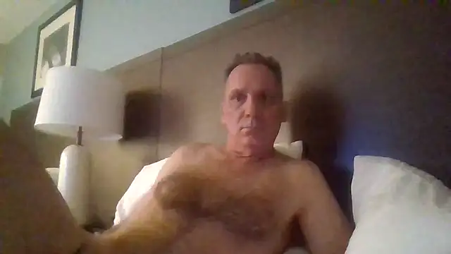 Snapshot of HunkofRock chatting on 09-25-25, 08:42 HunkofRock online show from 09-25-25, 08:42