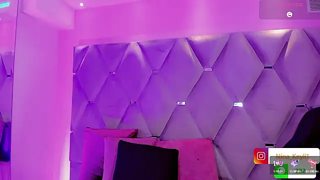 Nina Keyli online show from 12-15-25, 07:41