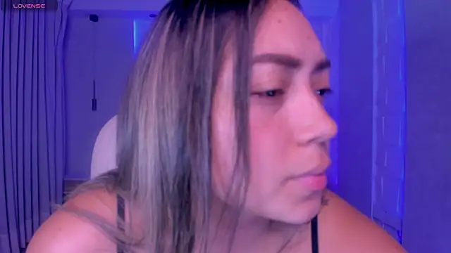 Snapshot of heidy_johns chatting on 10-08-25, 03:19 heidy johns online show from 10-08-25, 03:19