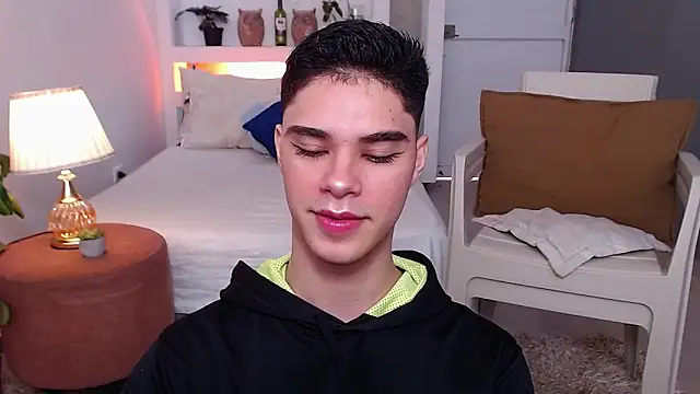 juanes puthee online show from 11-15-25, 01:04