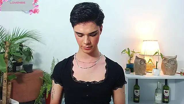 juanes puthee online show from 03-12-26, 05:02