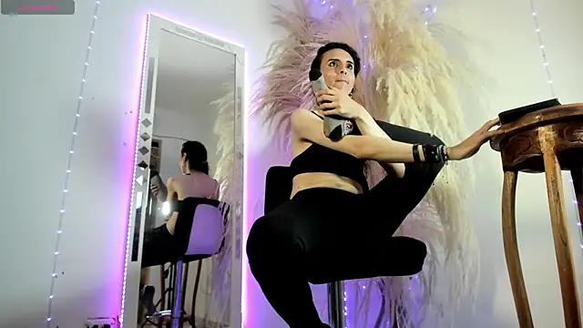 Snapshot of arthemisa_hot chatting on 03-20-25, 12:51 arthemisa hot online show from 03-20-25, 12:51