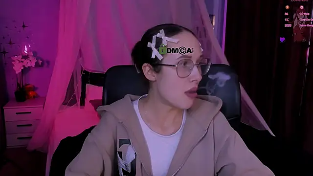 mona cloud online show from 04-21-26, 01:42