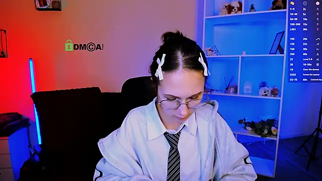 mona cloud online show from 11-16-25, 12:37