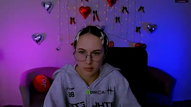 mona cloud online show from 02-10-26, 07:46