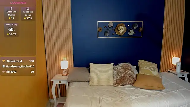 zoe snow  online show from 03-20-25, 01:13