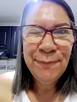 victoria wayne online show from 11-17-25, 09:35