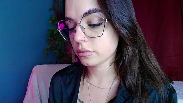 Snapshot of Perfect_Moans chatting on 06-17-26, 04:12 Perfect Moans online show from 06-17-26, 04:12