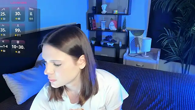 Snapshot of LisaBaillea chatting on 03-17-25, 09:02 LisaBaillea online show from 03-17-25, 09:02
