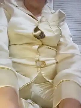 Snapshot of patrona_sexooo chatting on 10-18-25, 12:23 patrona sexooo online show from 10-18-25, 12:23