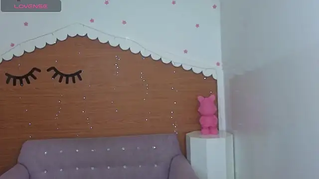 emma wockll t online show from 04-08-26, 01:34