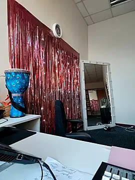 Juicy PeachLux online show from 11-20-25, 05:52