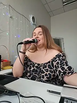 Juicy PeachLux online show from 05-14-26, 11:29