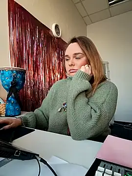 Juicy PeachLux online show from 11-24-25, 07:41