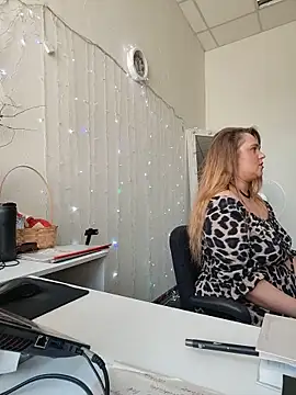 Juicy PeachLux online show from 05-24-26, 08:14