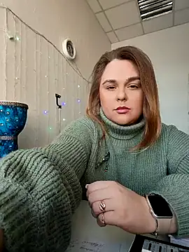 Juicy PeachLux online show from 02-11-26, 07:41