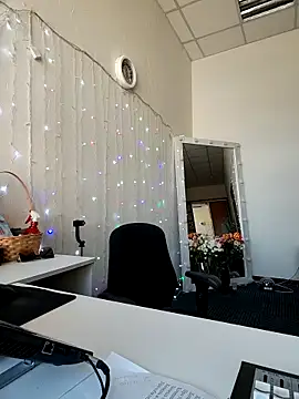 Juicy PeachLux online show from 04-13-26, 09:13