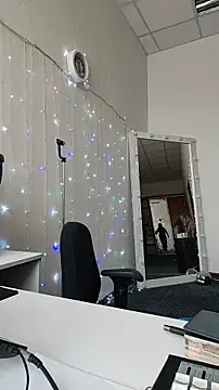 Juicy PeachLux online show from 02-16-26, 09:52