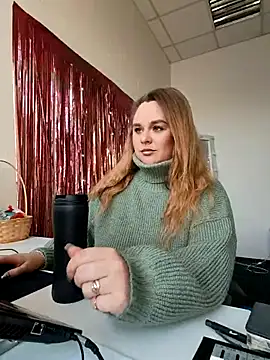 Juicy PeachLux online show from 10-26-25, 06:36