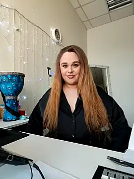 Juicy PeachLux online show from 02-18-26, 06:44