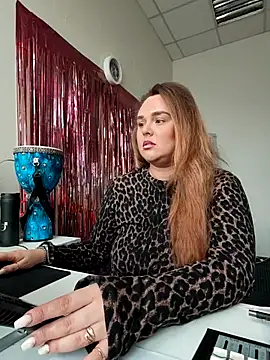 Juicy PeachLux online show from 12-03-25, 09:42