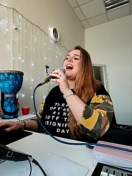 Juicy PeachLux online show from 02-13-26, 07:41