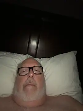 superbearboss online show from 11-18-25, 06:06