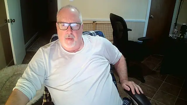 superbearboss online show from 10-28-25, 02:16