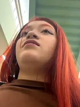 Karina Leon online show from 12-16-25, 08:46