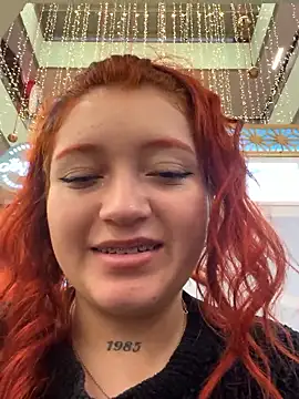 Karina Leon online show from 12-22-25, 09:15