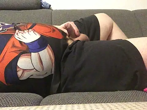 Derbaer1990 online show from 12-21-25, 04:52