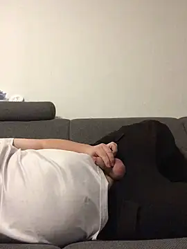 Derbaer1990 online show from 11-09-25, 01:37