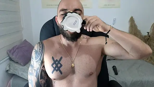 Isaac Carter online show from 12-16-25, 11:25