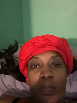 Snapshot of Dymmmm chatting on 03-11-25, 03:04 Dymmmm online show from 03-11-25, 03:04