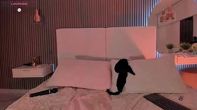 Zoewhitte online show from 11-10-25, 12:37