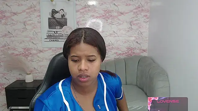Snapshot of abby1_t_ chatting on 09-27-25, 03:01 abby1 t online show from 09-27-25, 03:01