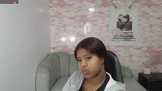 Snapshot of abby1_t_ chatting on 09-21-25, 02:39 abby1 t online show from 09-21-25, 02:39