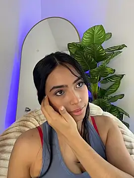  Emily Thompson  online show from 04-02-26, 02:30