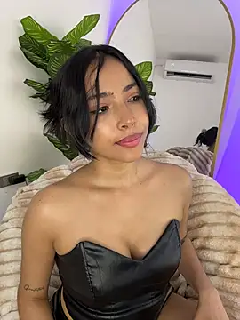 Snapshot of _Emily_Thompson_ chatting on 06-22-26, 03:25 Emily Thompson online show from 06-22-26, 03:25