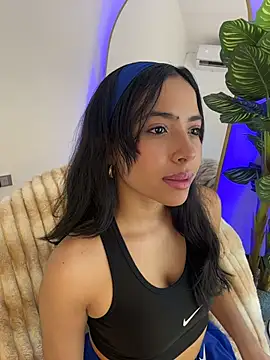  Emily Thompson  online show from 03-17-26, 02:03