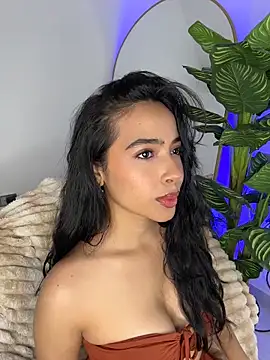 Snapshot of _Emily_Thompson_ chatting on 06-17-26, 02:22 Emily Thompson online show from 06-17-26, 02:22