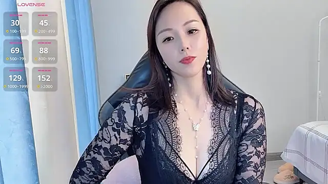 Snapshot of Dewluna chatting on 03-14-25, 03:26 Dewluna online show from 03-14-25, 03:26