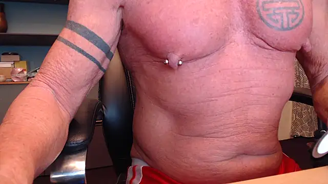 Snapshot of munichrubber chatting on 11-03-25, 05:12 munichrubber online show from 11-03-25, 05:12