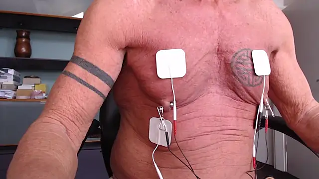 Snapshot of munichrubber chatting on 12-04-25, 09:41 munichrubber online show from 12-04-25, 09:41